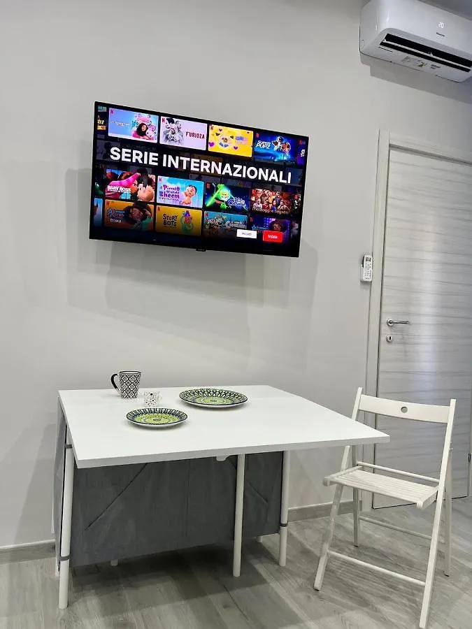 Punto House Apartment Naples 0*,  Italy
